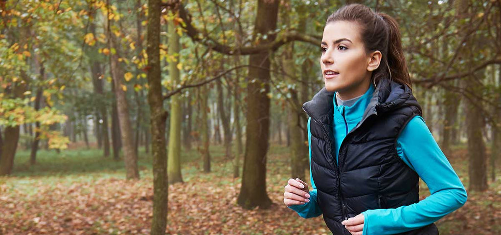 ¿Por qué me duele la garganta cuando corro y respiro aire frío?